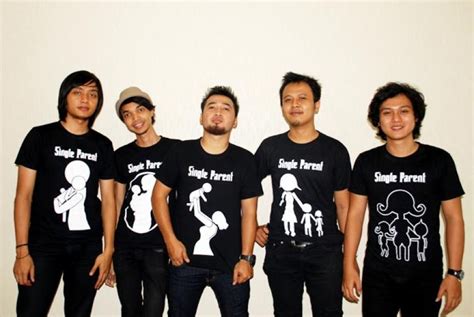 Album Ketiga 'Hello Band' akan Tampil Lebih Liar | Republika Online