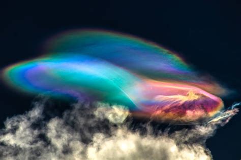 Che spettacolo la nostra Terra: ecco le nubi iridescenti | Passione ...