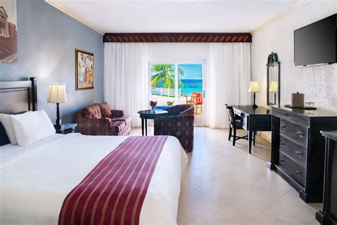 Jewel Runaway Bay Beach & Golf All-Inclusive Resort