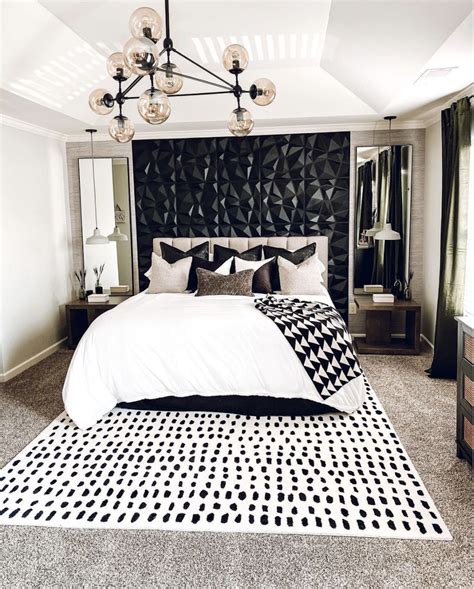 21 Beautiful Black and White Bedroom Ideas