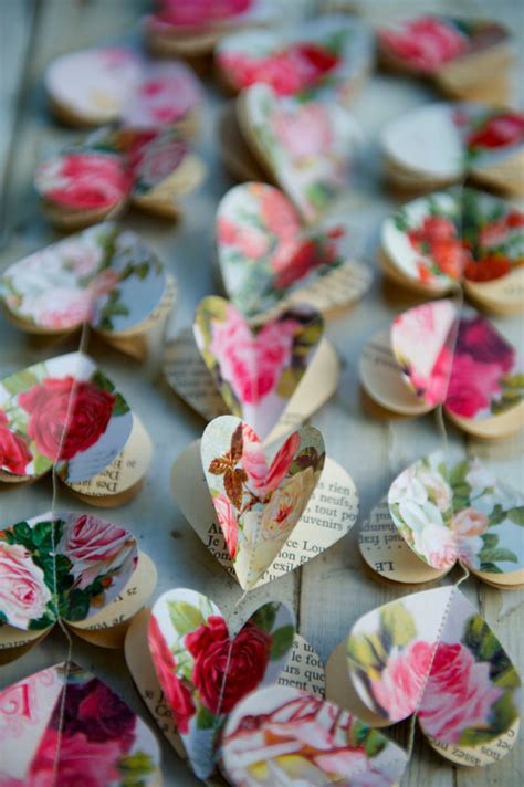 10 Gorgeous Garlands for Your Wedding Day