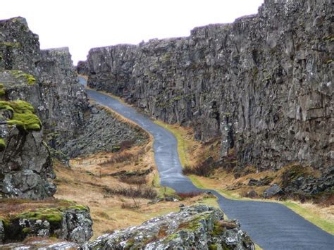 A Rift Runs Through It: Iceland’s Divergence of the Plates ~ Kuriositas