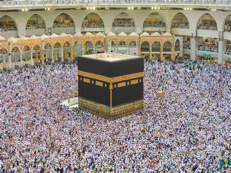 Saudi Arabia bans photography at holy places