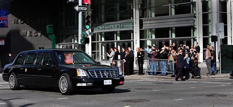 Obama's ears ring with tuneful S.F. protest