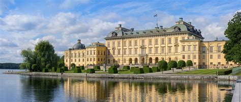 Stockholm Highlights & Drottningholm Palace Tour - Nordic Experience