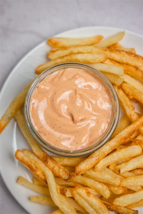 Fry Sauce Recipe (Easy Dipping Sauce) - The Dinner Bite