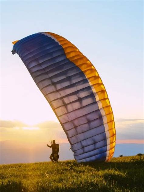 9 Paragliding Destinations In India