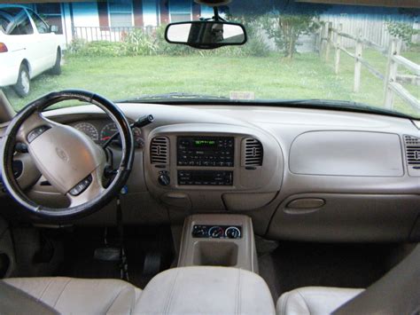 2000 Ford expedition interior dimensions