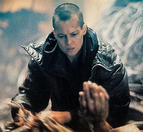 1992 Sigourney Weaver ('Alien 3') : r/OldSchoolCelebs