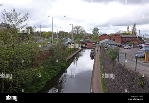 Wolverhampton canals hi-res stock photography and images - Alamy