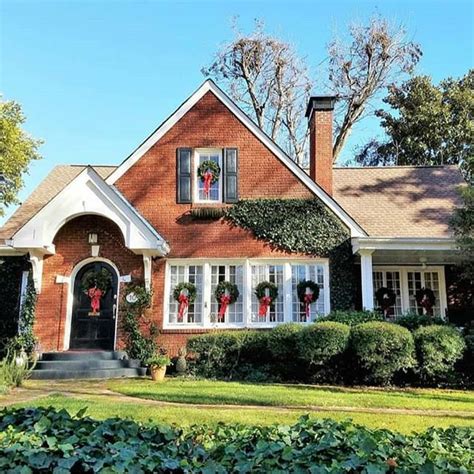 Picture perfect Avondale Estates bungalow all decked out for the holidays.🎄Sunny #streetview ...