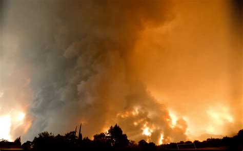 Unprecedented EF3-equivalent FIRE TORNADO kills three people in Carr Fire near Redding in ...