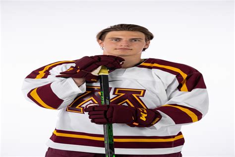 Gophers freshman Matthew Knies making a quick adjustment to college ...