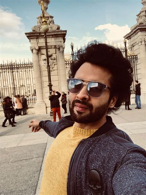 Actor/producer Jackky Bhagnani on a holiday spree - Bollywood Dhamaka