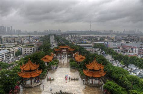 Wuhan City Skyline China | HDR creme