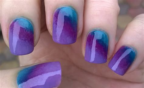 Life World Women: Ombre Gradient Nail Design In Purple & Green