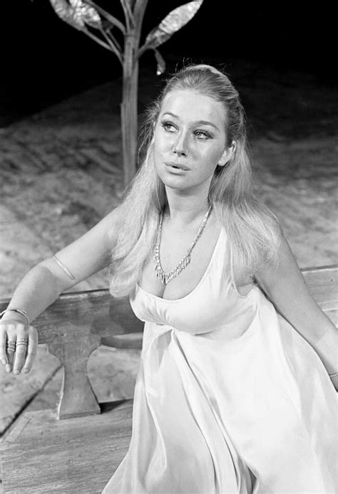 mid 60s Helen Mirren : r/OldSchoolCelebs