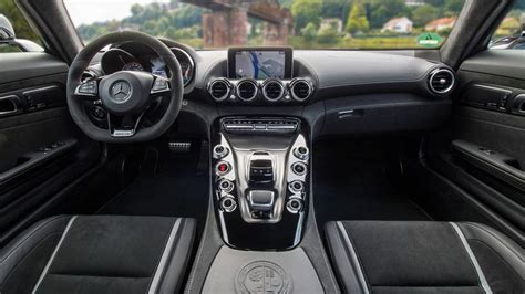 Mercedes-Benz AMG GT (2015-2023) Interior Layout & Technology | Top Gear