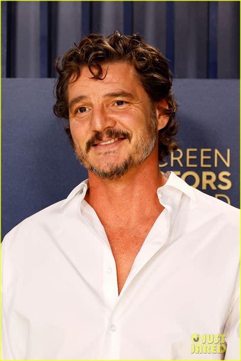 Pedro Pascal Jokes He's a 'Little Drunk' While Accepting Best TV Drama Actor Award at SAG Awards ...