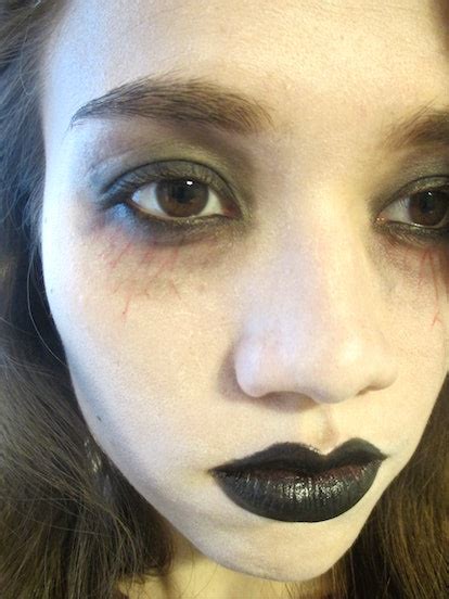 Easy Zombie Makeup That You Can Do With Products You Already Own ...