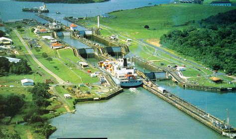 Canal De Panama, Bridge Between the Pacific and Atlantic Oceans | Found ...