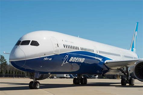 Rollout: Boeing 787-10 Dreamliner