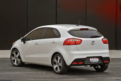 HD wallpaper: Kia Rio 5-Door, 2011 kia rio5 hatchback, car | Wallpaper ...