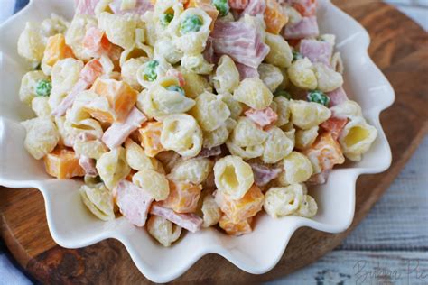 Macaroni Salad With Ham and Cheese - BubbaPie