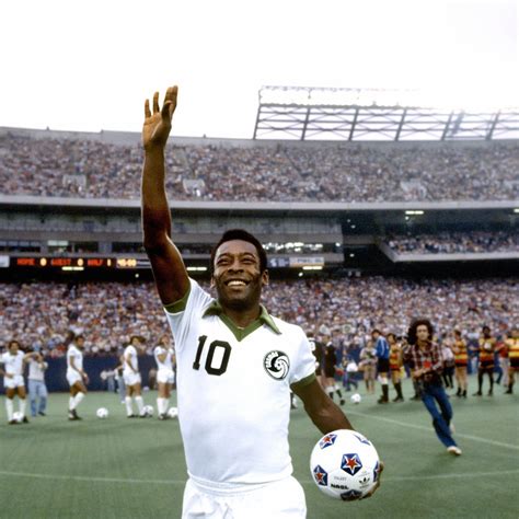 Pelé, Global Soccer Star Who Led Brazil to Three World Cup Wins, Dies at 82