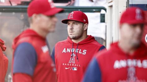 Mike Trout injury: Angels star returns from IL, records hit in first ...