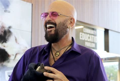 Cat whisperer Jackson Galaxy helps make pawsitive change at KC Pet Project