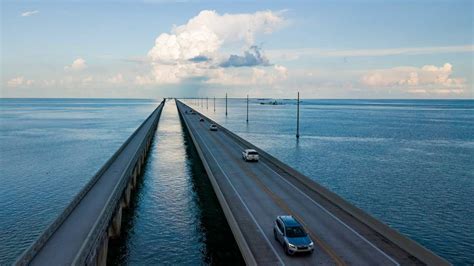 Cuban migrant found clinging to Florida Keys bridge | Miami Herald