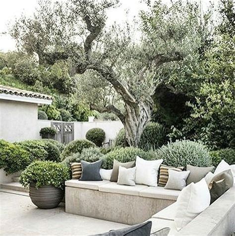 36 The Best Mediterranean Garden Design Ideas | Mediterranean garden design, Garden landscape ...