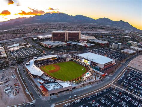 Downtown Summerlin - Summerlin | Be Part of Something Beautiful