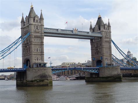 All About Royal Families: Royal Destatinations - United Kingdom - London - Tower Bridge