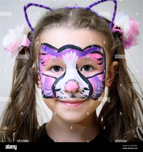 Face painting child carnival hi-res stock photography and images - Alamy