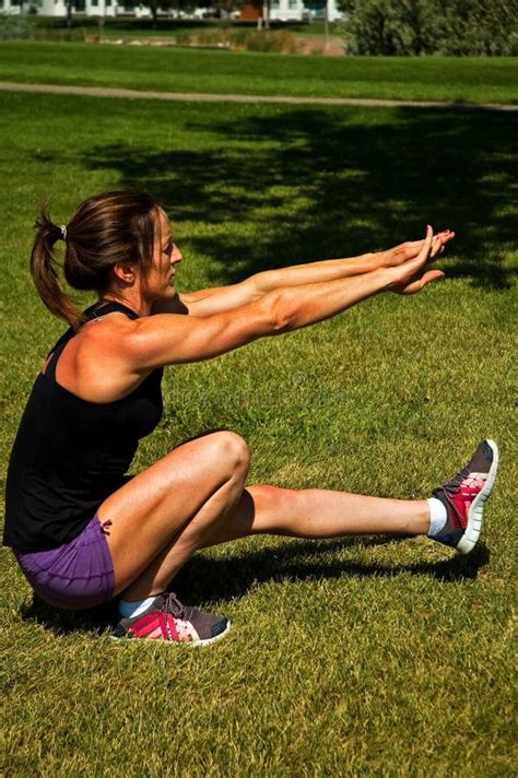 One Leg Squat stock image. Image of legged, exercising - 33677299