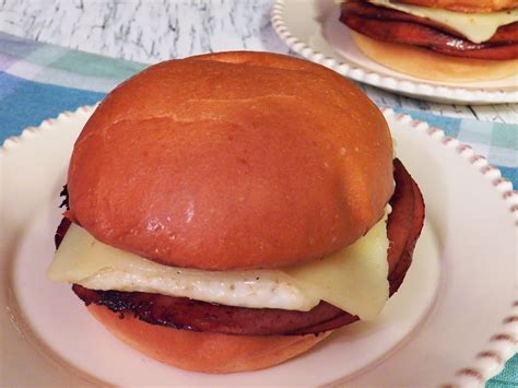 FRIED BOLOGNA AND EGG SANDWICH | In Good Flavor | Great Recipes | Great Taste