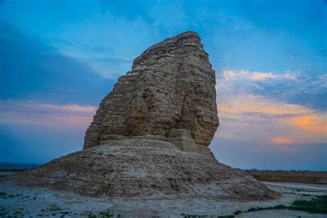 The Ziggurat of Dur-Kurigalzu, A Historical Site In Iraq, That You ...