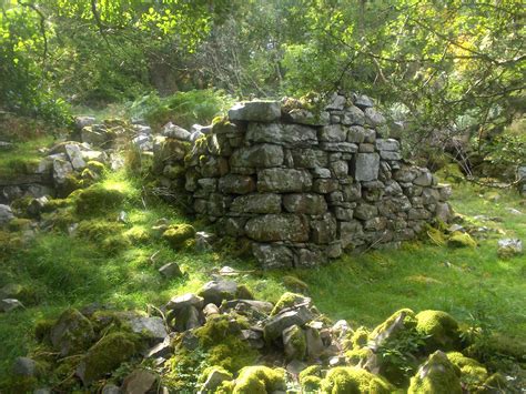 Stone ruins - Handmade Houses... with Noah Bradley