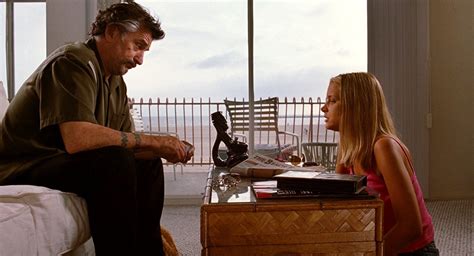 Robert De Niro and Bridget Fonda in Jackie Brown (1997) | Bridget fonda, Jackie brown, Robert de ...