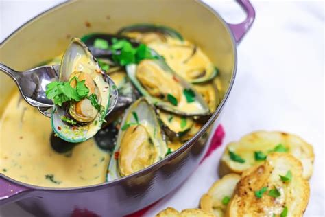 Mussels in Garlic Butter Sauce Recipe Recipe | Recipes.net