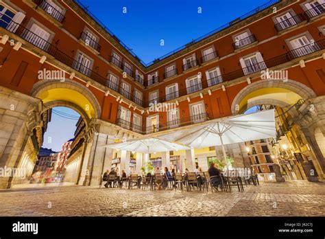 Plaza Mayor square by night . Madrid, Spain Stock Photo - Alamy