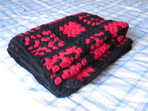 Crochet Therapy: Black and Red Blanket