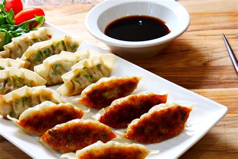 How to make Gyoza (Japanese pan-fried dumplings) Recipe - Ann's Home Cuisine