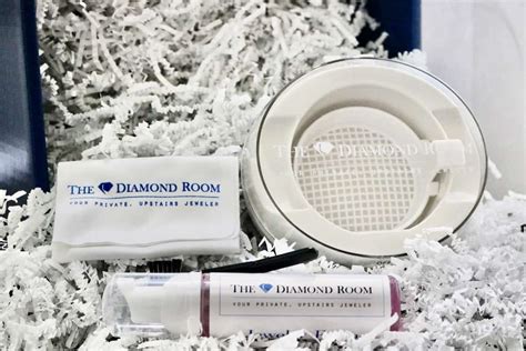 A Quick Guide To Cleaning Your Jewelry - The Diamond Room