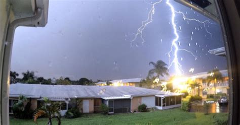 Strong storms bring tornadoes to all of Florida - CBS News