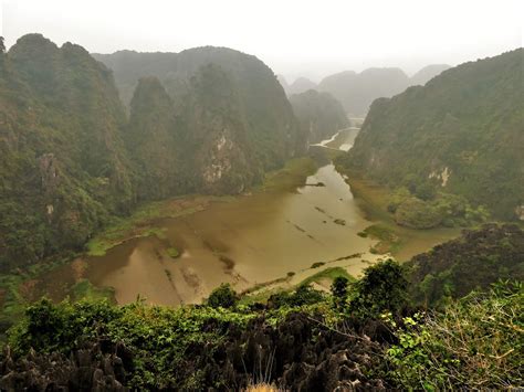 Hang Múa – Hiking the Green Isle