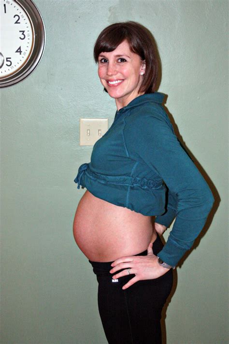 32 weeks pregnant – The Maternity Gallery