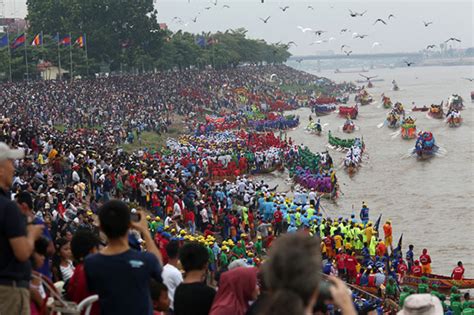 Cambodia calls off water festival in October - Asia Travel Log